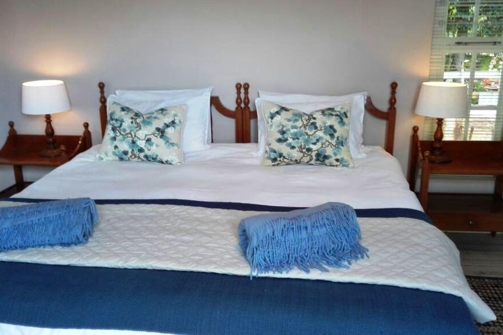 King or two single beds available.