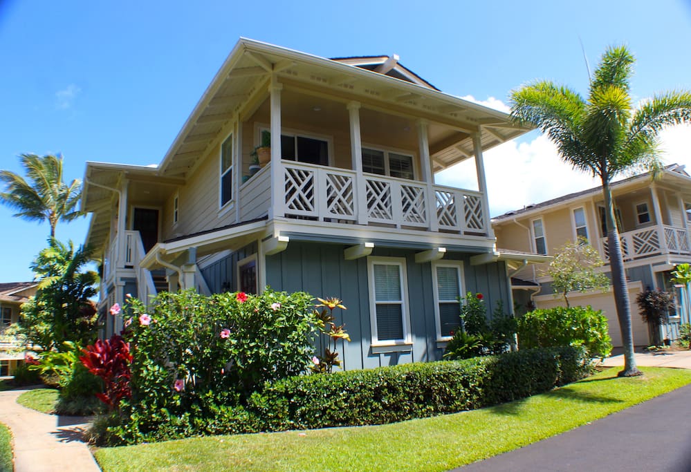 Breezy, covered lanai with views