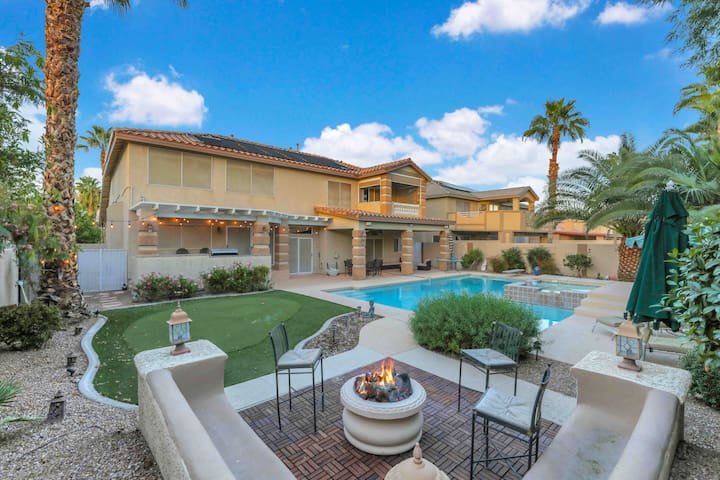 Luxurious Vegas Getaway – 10 Bed / 6 Bedroom gallery image 2