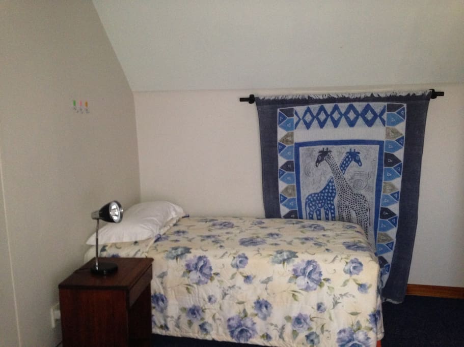 2nd bedroom