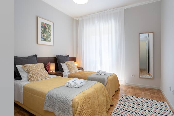 Deluxe Bright Flats w/ Netflix by HostWise gallery image 2