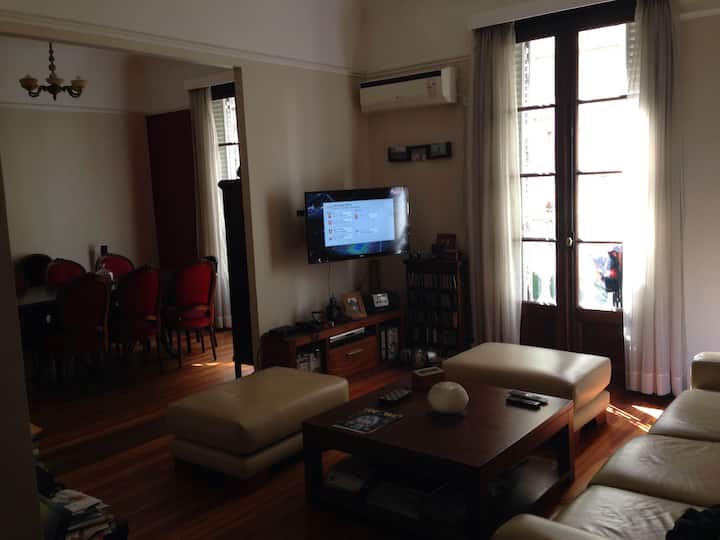 Original-style two-bedroom apartment in Barracas