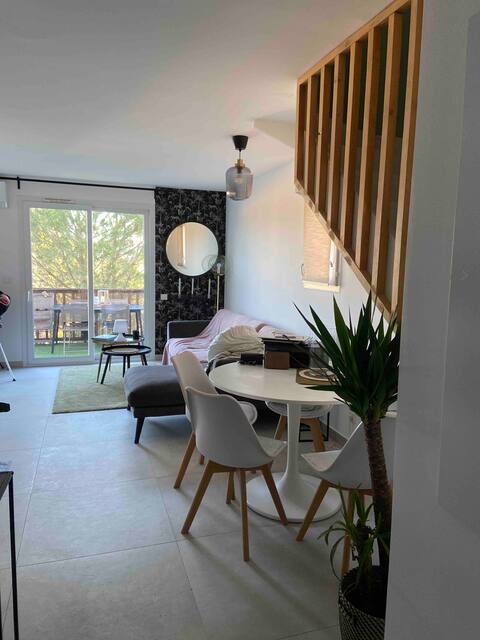 Airbnb performant: House with swimming pool in a leisure residence à Mallemort