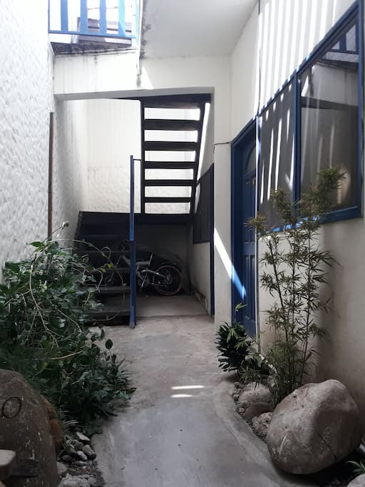 8 habitaciones en 3 pisos