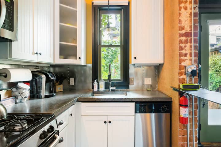 Historic Carriage House in Denver's Oldest Neighborhood