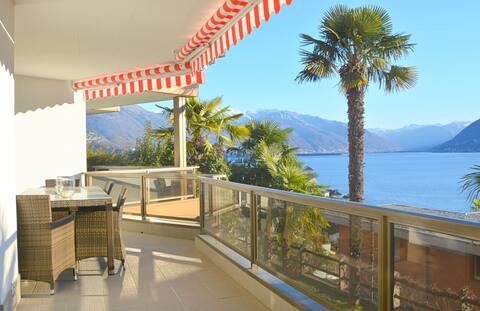 Apartment Martino with beautiful lake view