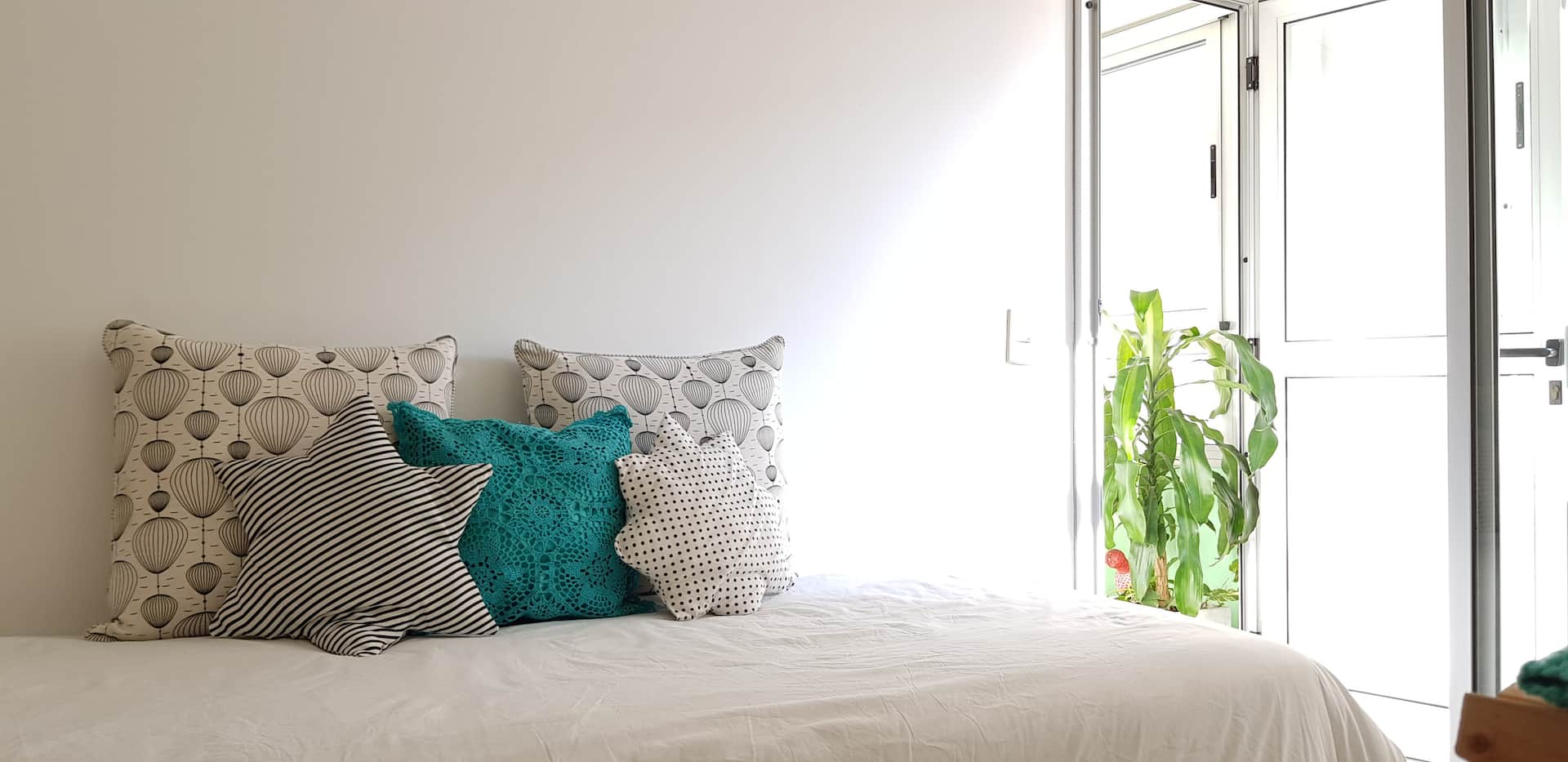 PRIVATE ROOM AND BATHROOM, BRIGHT, QUIET