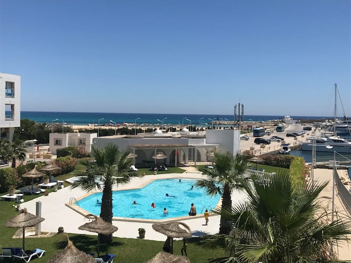 Beautiful ground floor with waterfront garden Hammamet Apartments for