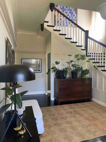 Large Pool & Entertainers Garden – 4 Bedroom gallery image 3