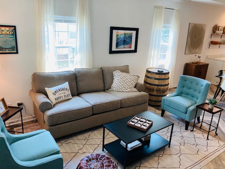 1895 House:Renovated historic home, no booking fee