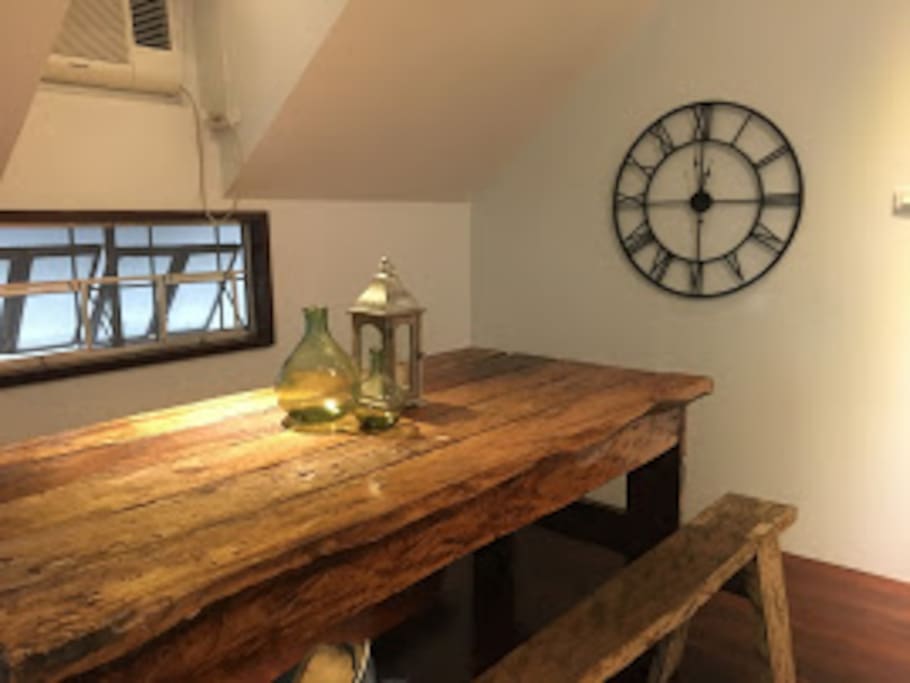 Dining area. A space to share a good meal and lots of stories