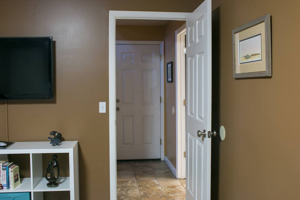 Private, direct entrance to garage
