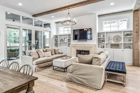 Successful Airbnb property: Elegant all new Home in DT Franklin Eco-Friendly in Franklin