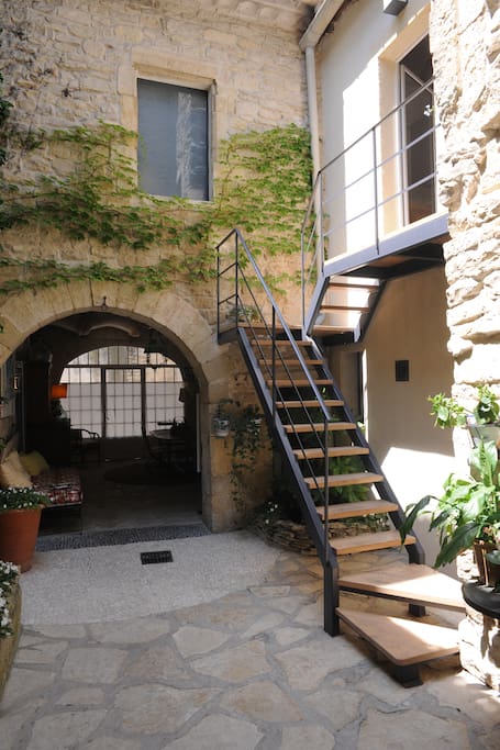 Patio / Escalier d'accès