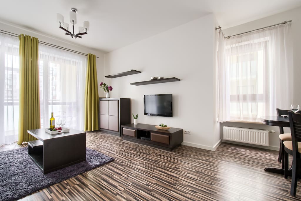 Польша квартиры варшава. Варшава квартиры с собственным садом. Варшава квартира на длительный срок. Апартаменты в варшаве. Апарт-отель far dellaso apartament.