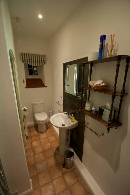 The Hayloft bathroom