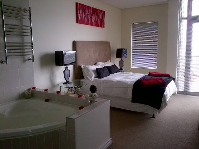 Seaside Village G22 gallery image 2