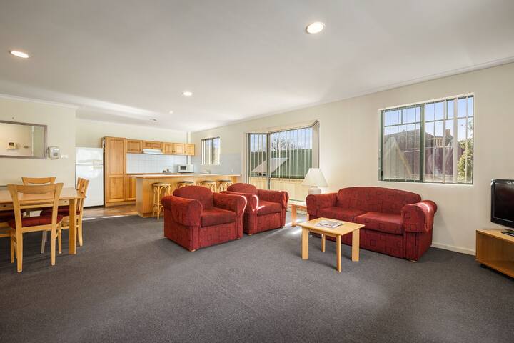 Three Bedroom Apartment gallery image 5