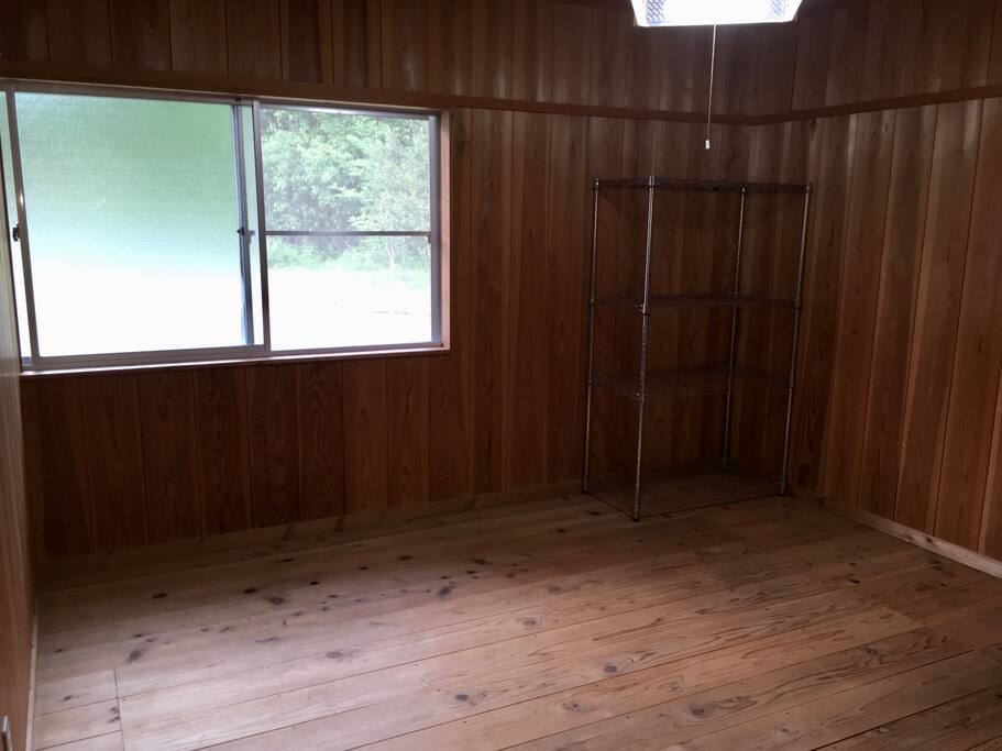 woody simple room