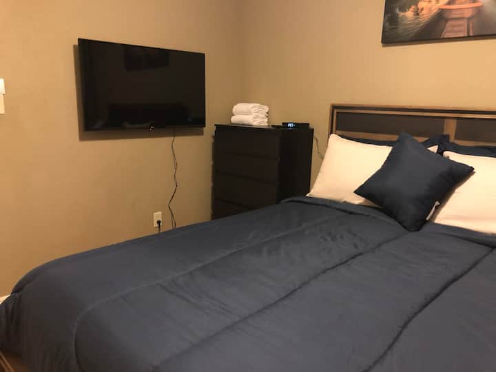 Საძინებელი №5: ტელევიზორი Netflix-ით 