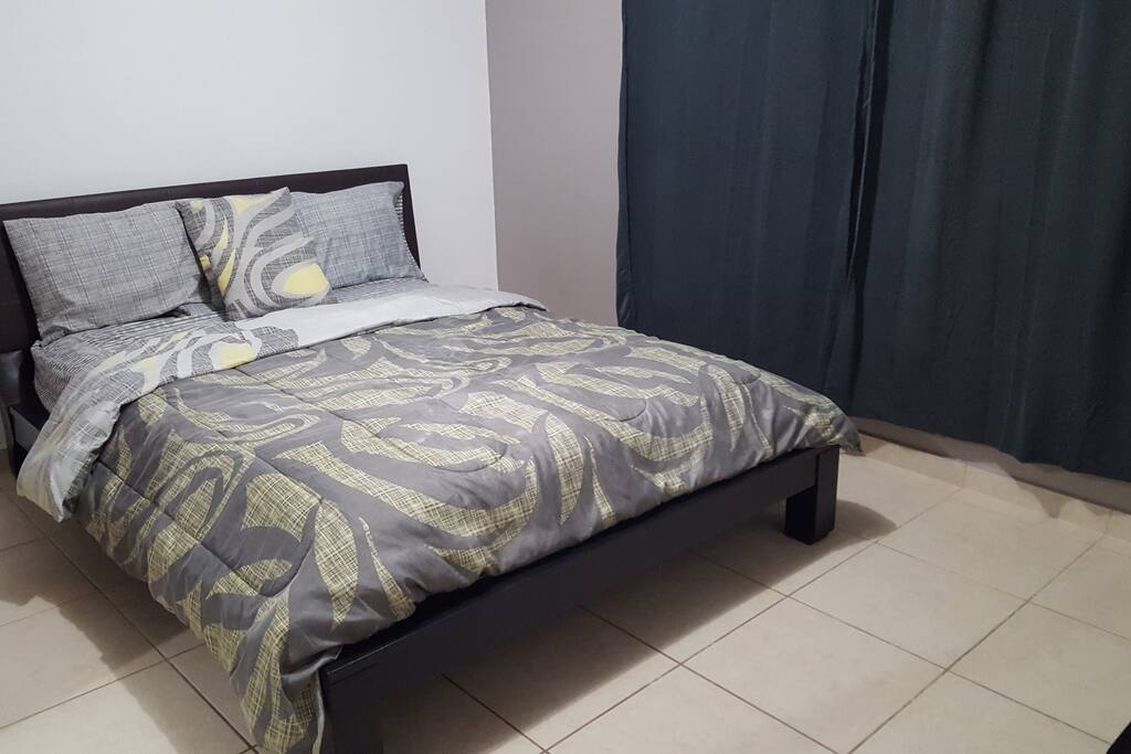 Room king bed