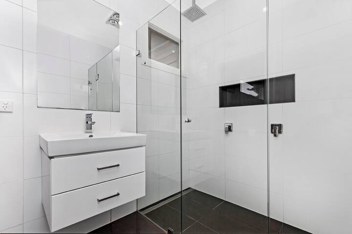 Somerled House Port Fairy gallery image 4