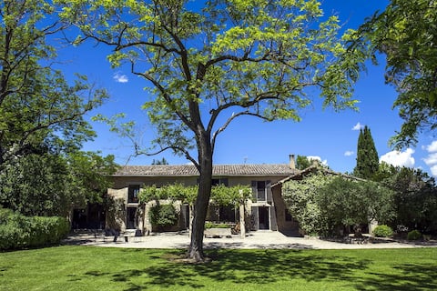 Beautiful farmhouse with private heated pool, Alpilles