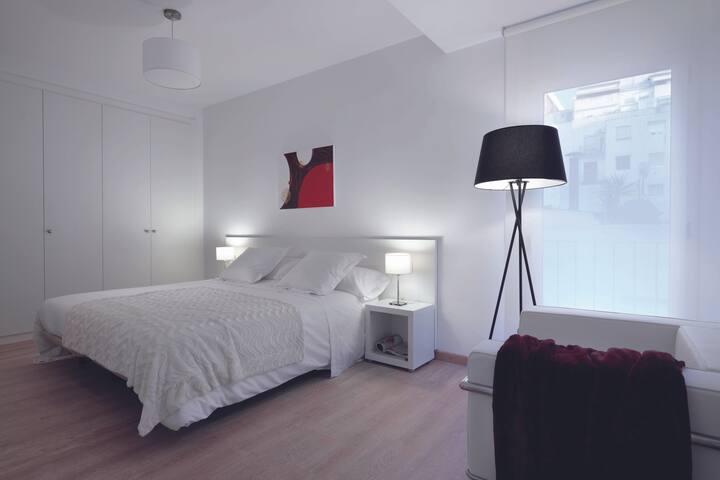 Three Bedroom Duplex Apartment With Terrace Steps From Subway Station in BCN Center gallery image 5