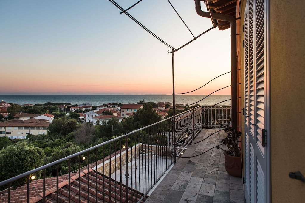 BEAUTIFUL SUNSET IN SAN VINCENZO - VIEW FROM THE TERRACE