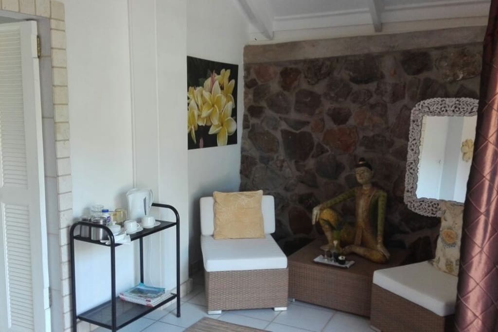 Guest Room 1 Chill area