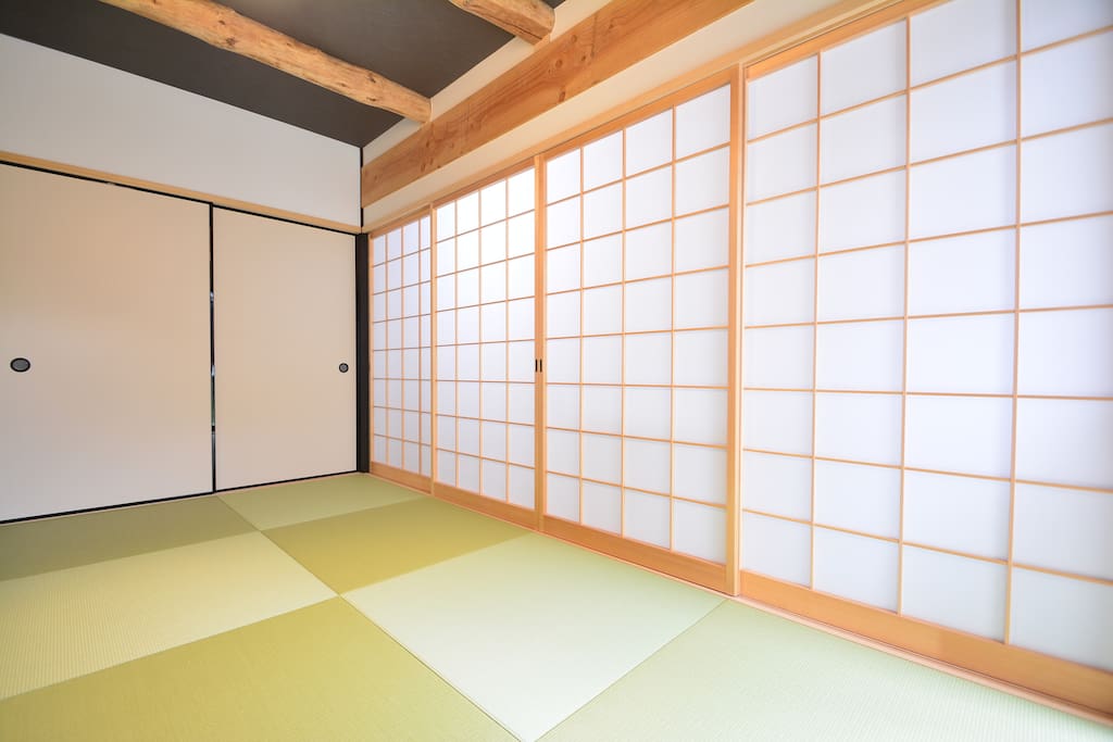 We have special square tatami called "ryukyu tatami"