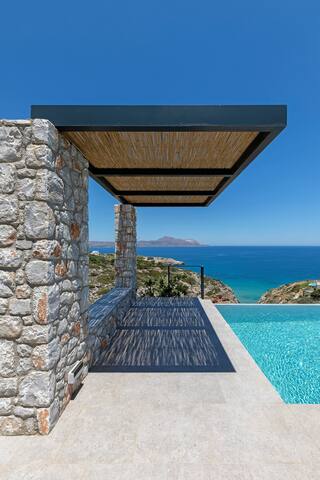 Vraskos villa – free heated pool for low season gallery image 5