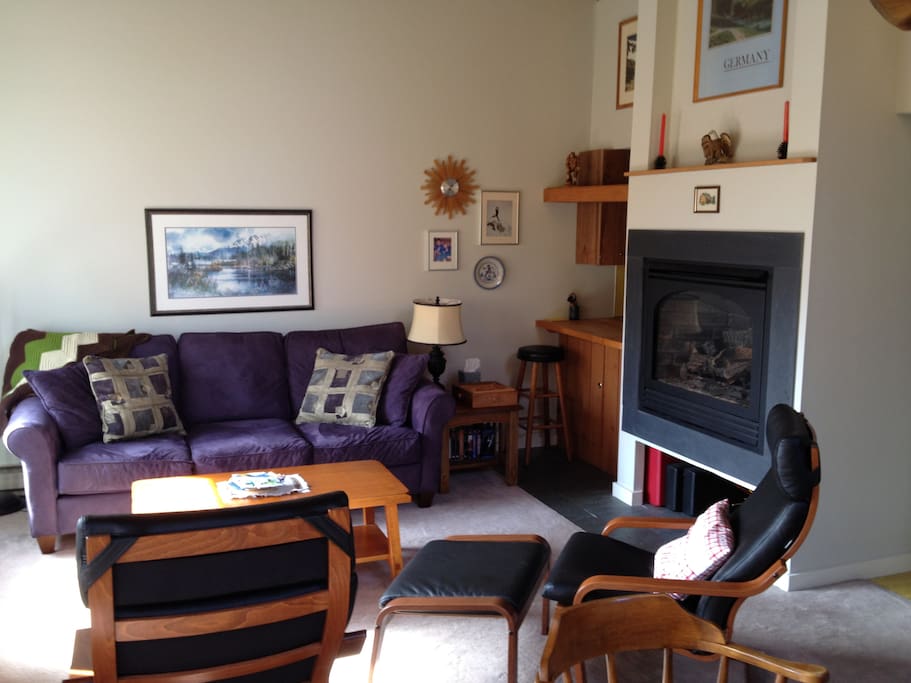 Living room with gas fireplace