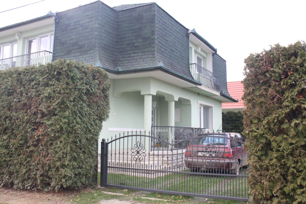 apartmanház