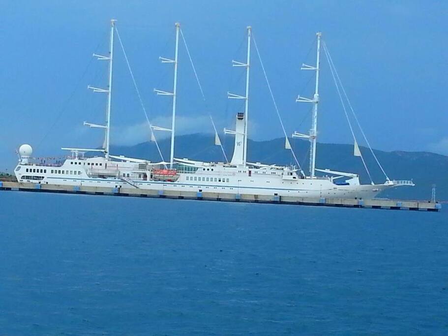 Sea view from the yard