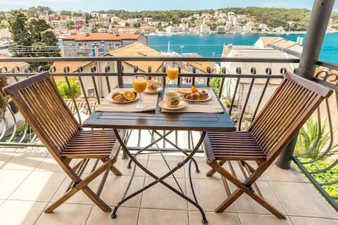 House Anna-apartment Anna2-with sea view