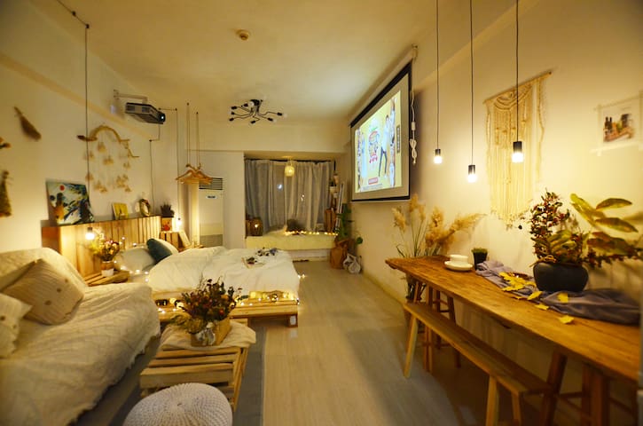 【花椒屋】市中心新街口商圈地铁口高清影院一室套房