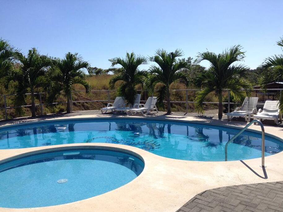 Piscina para niños y para adultos