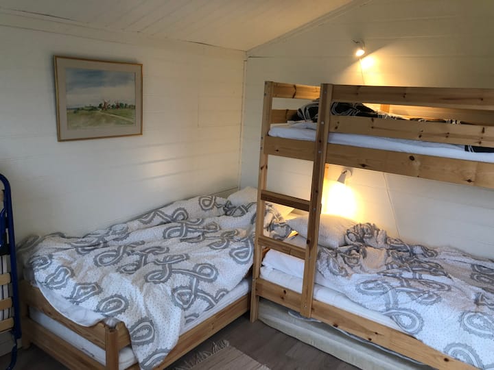 虽然还有两张床和一张床，但还有3人