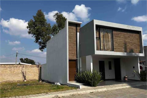 Beautiful house 8 minutes from Angelópolis, Puebla.