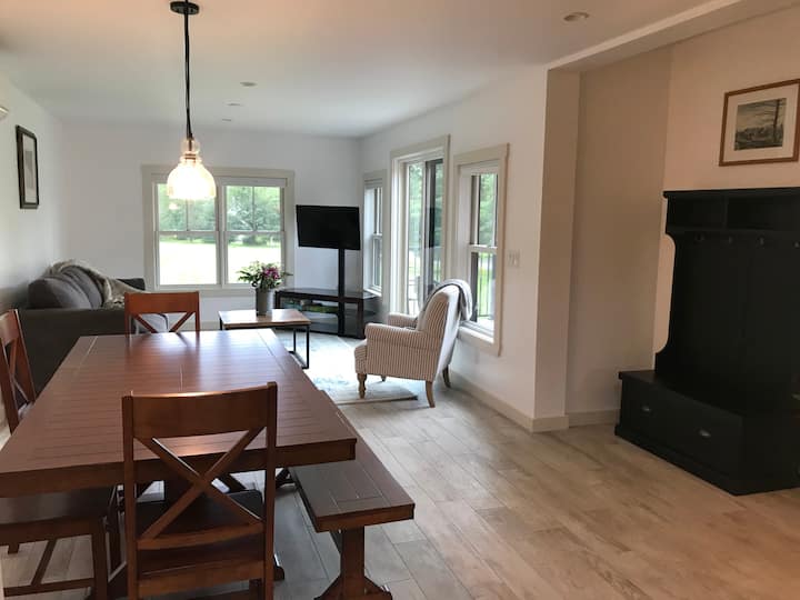 Clean, Comfortable Apartment Near Downtown Stowe Apartments for Rent