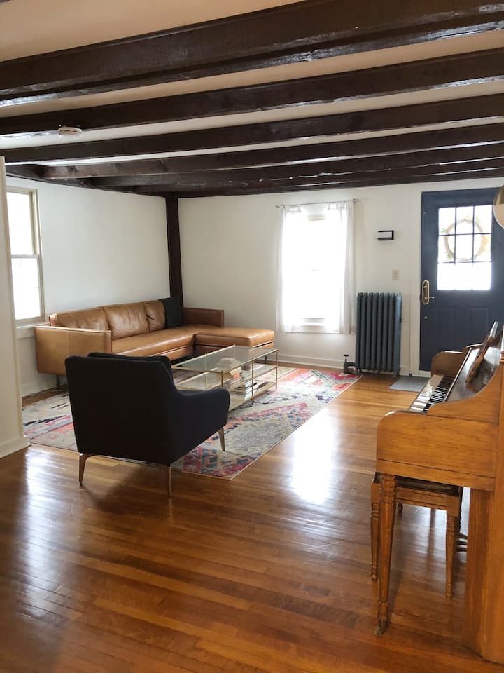 Historic 1810 Farmhouse - Fully Renovated - West Stockbridge, MA