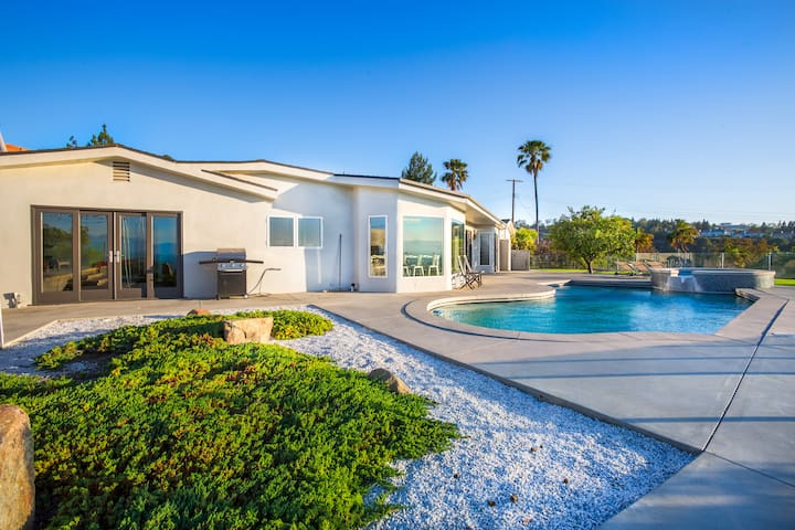 Celebrity Home in the Hills gallery image 3