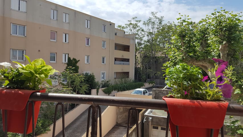 Appart 33m2 WiFi Parking. Hyper-centre & gare 300m