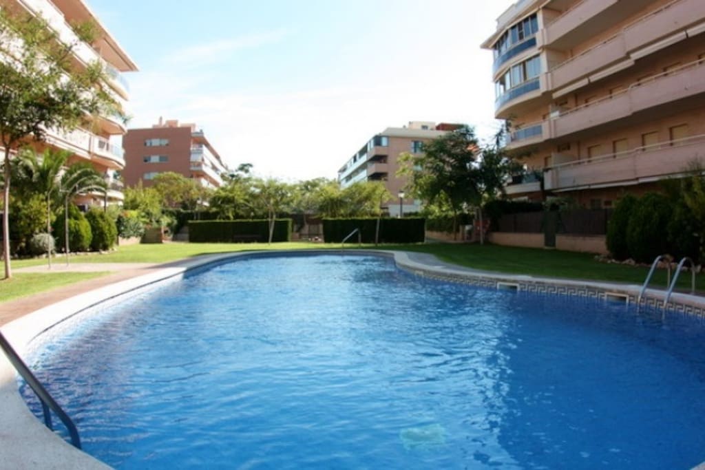 PISCINA
