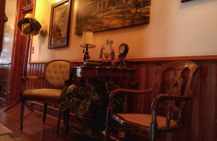 Mid City Historic New Orleans Home gallery image 5