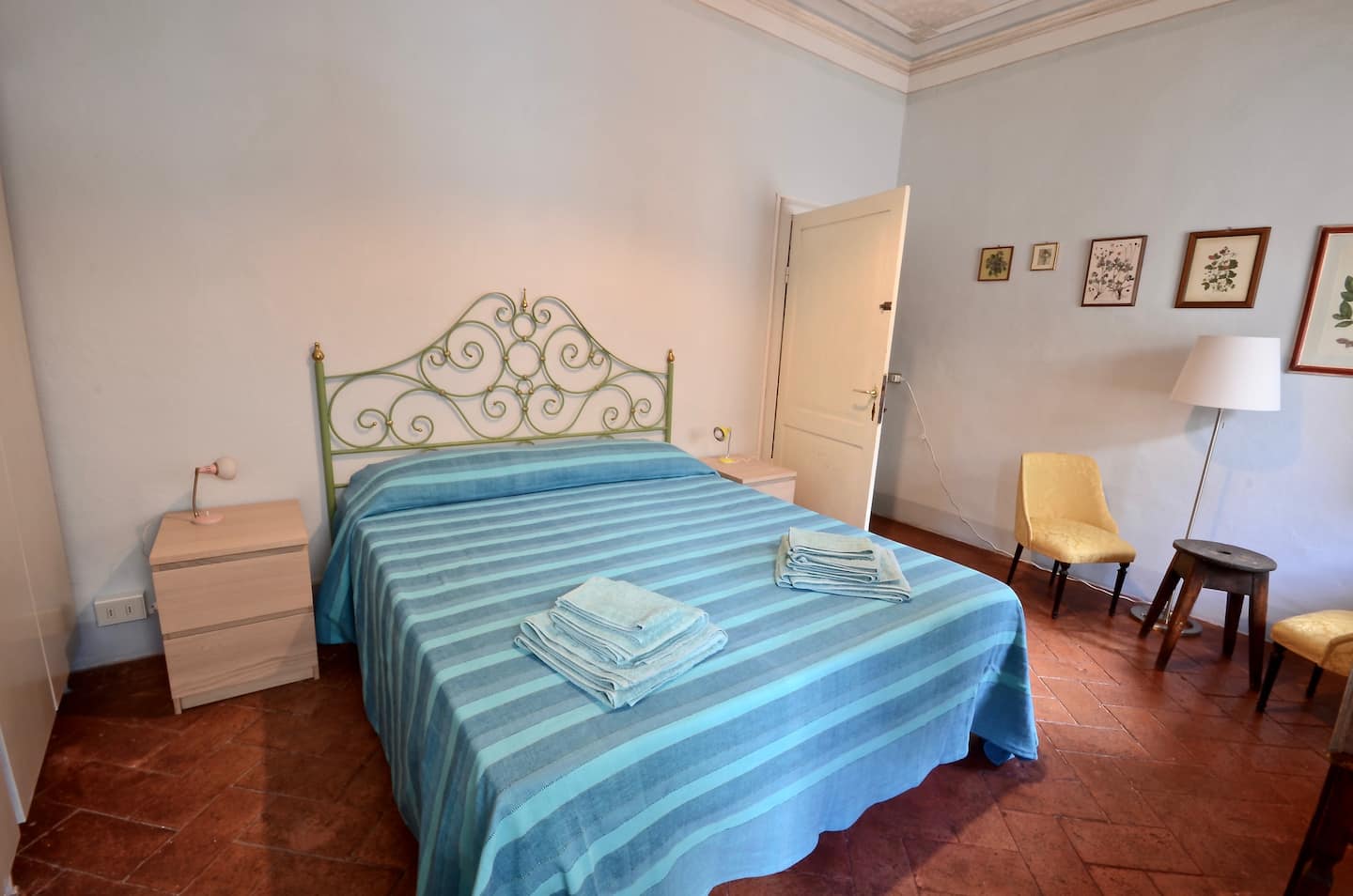 Bright Liberty Room In The Heart Of City