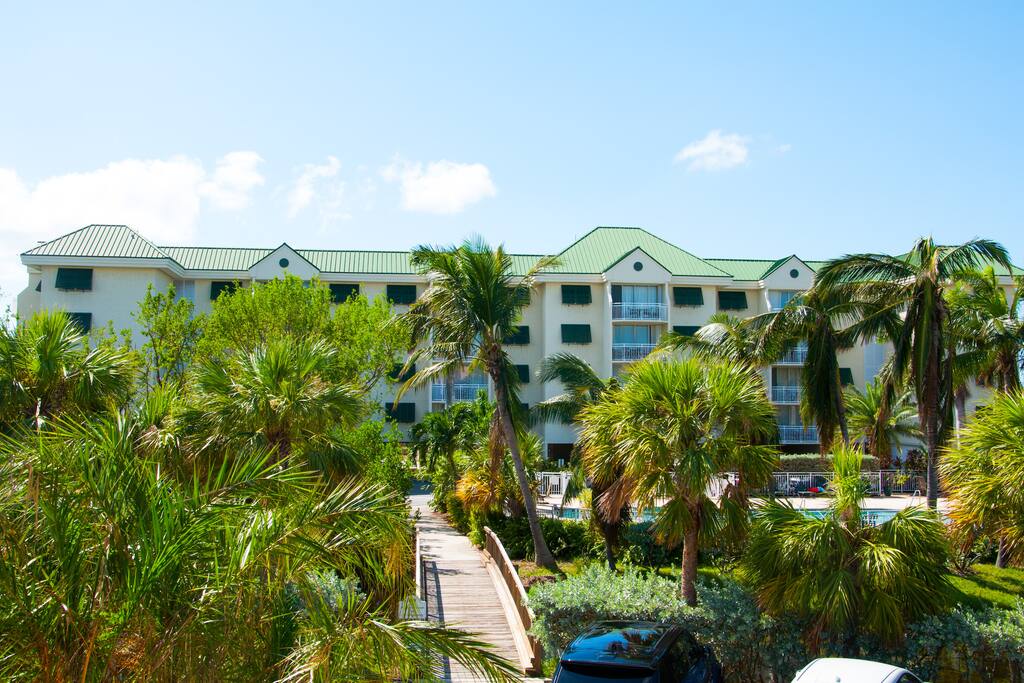 Sunrise suites