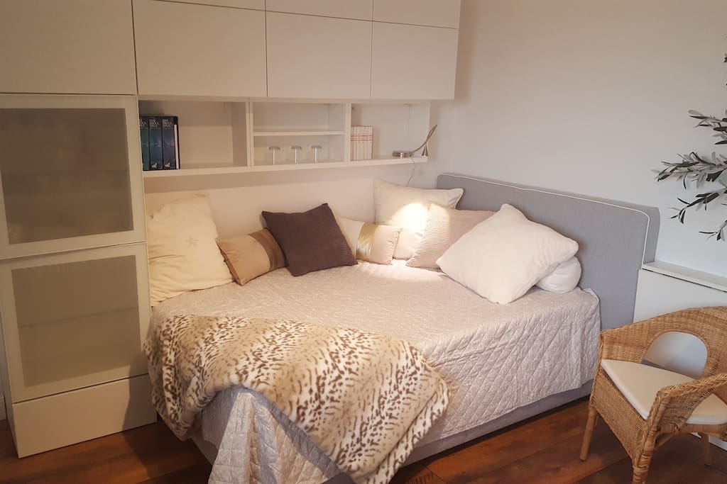 Boxspring bed 140 cm
