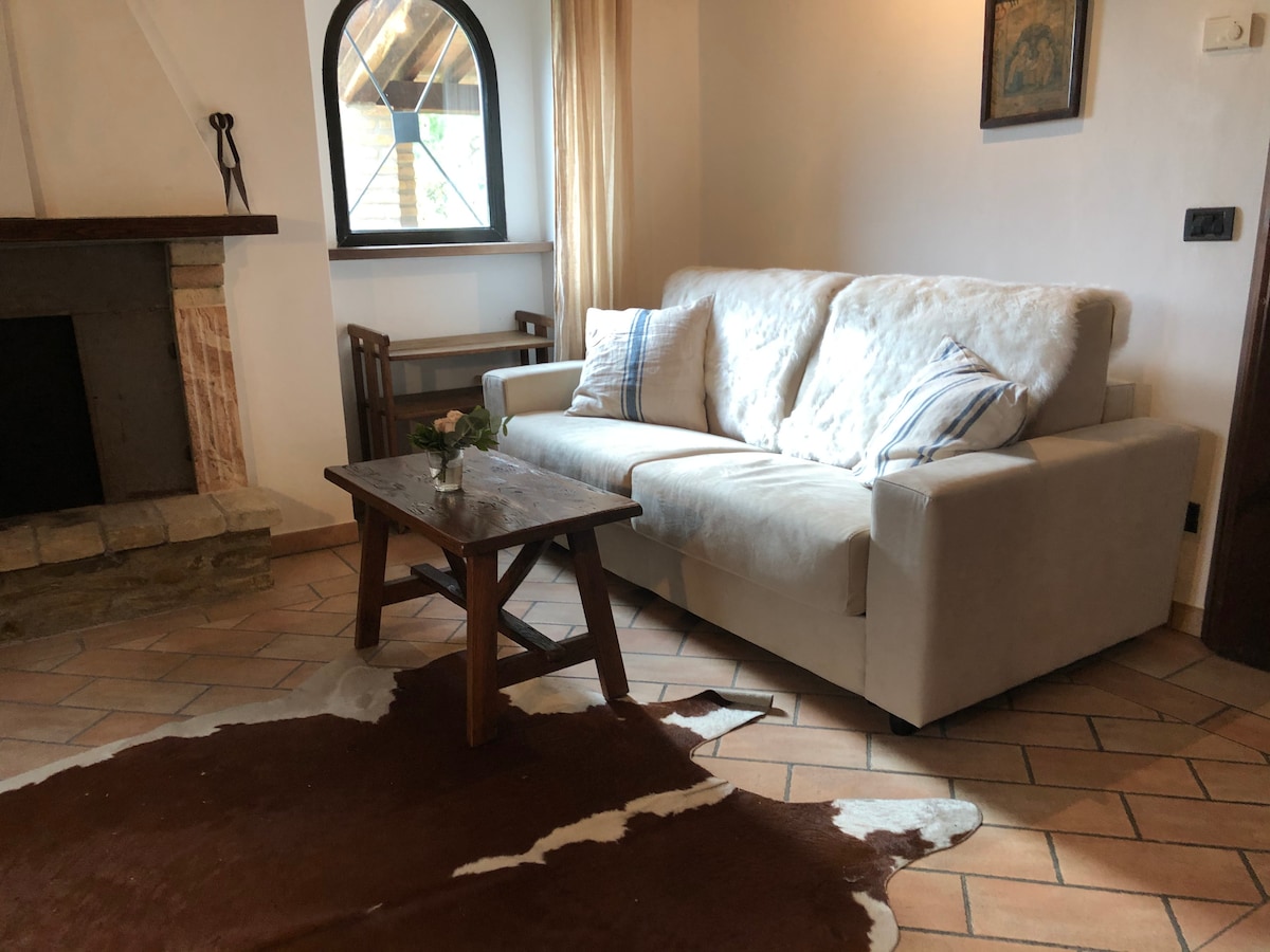 โซฟาเบดในห้องนอนไปยังห้องนอนที่ 1 
แยกจากประตูบานเลื่อน